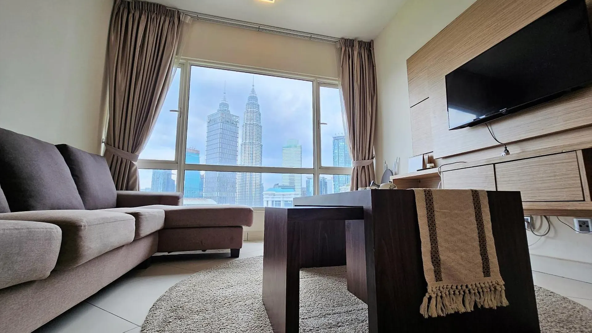 Crest Residence Klcc By Sarah'S Lodge Kuala Lumpur